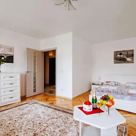 Apartament Kvartira Leningradskaya 5 Mińsk